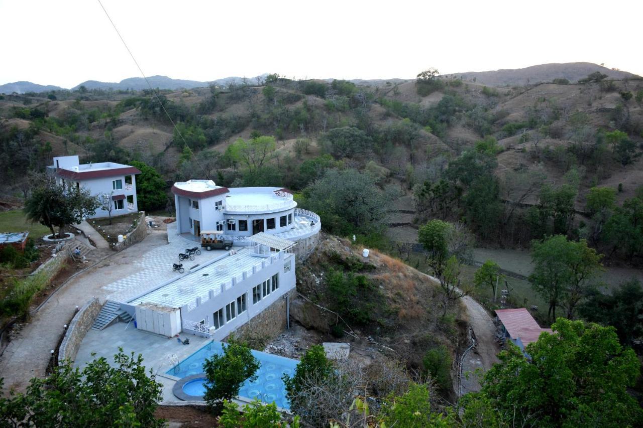 The Sky Imperial Pavoreal Jungle Resort Kumbhalgarh Extérieur photo