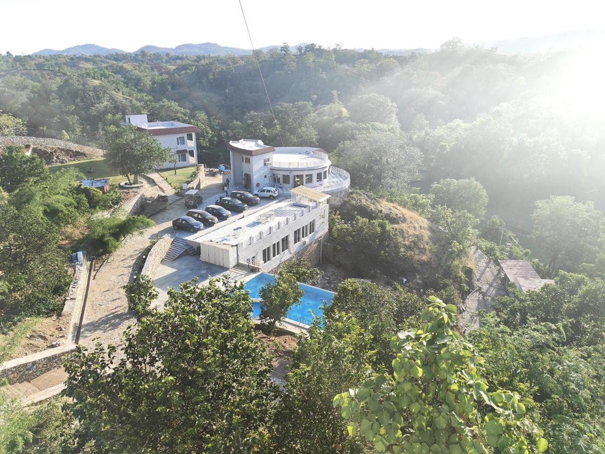 The Sky Imperial Pavoreal Jungle Resort Kumbhalgarh Extérieur photo