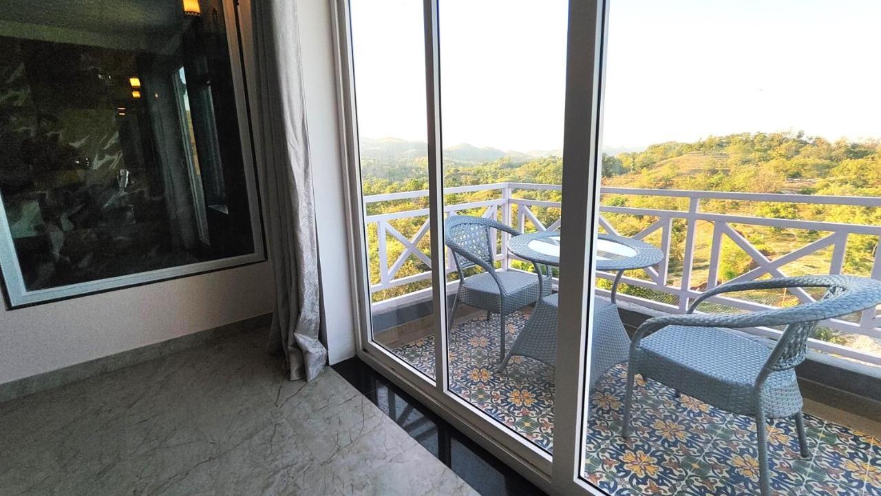 The Sky Imperial Pavoreal Jungle Resort Kumbhalgarh Extérieur photo