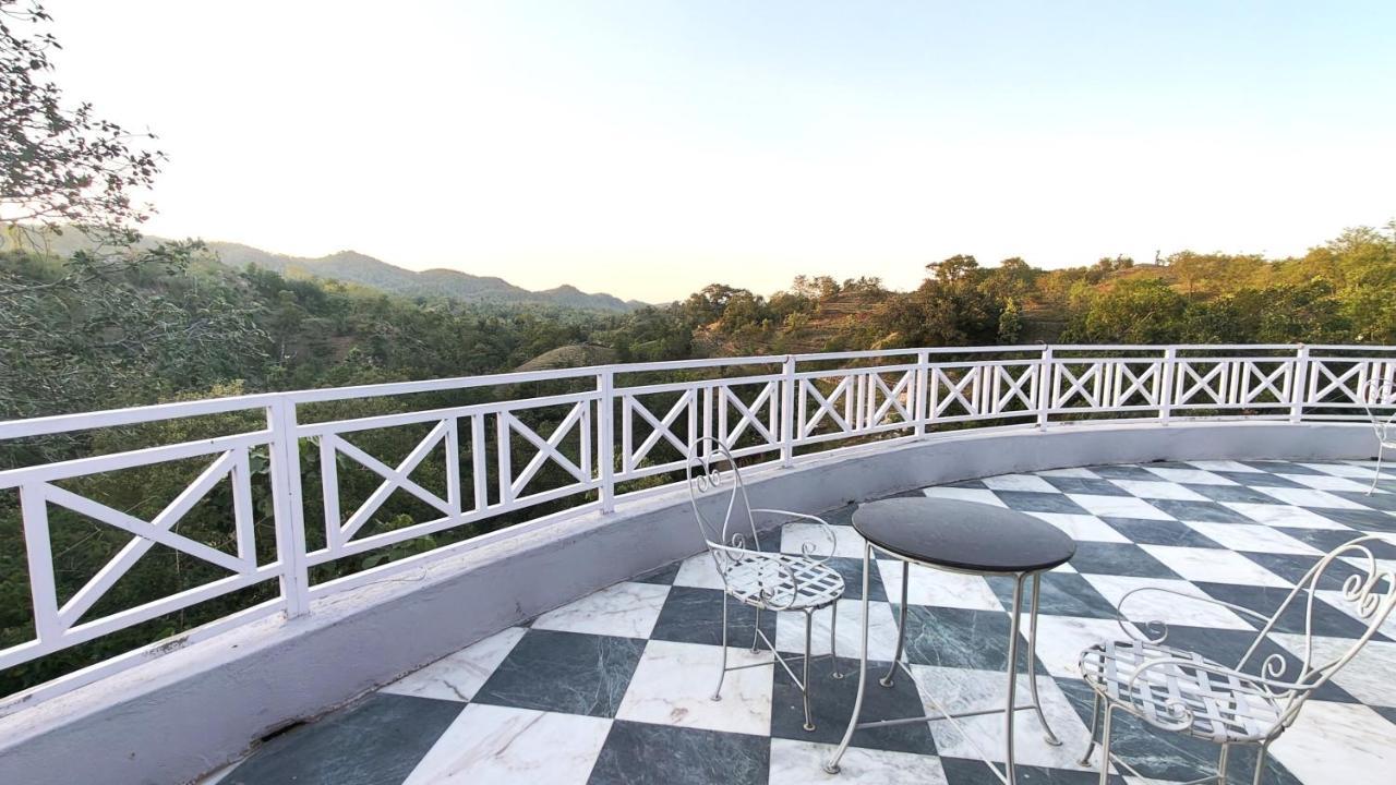 The Sky Imperial Pavoreal Jungle Resort Kumbhalgarh Extérieur photo