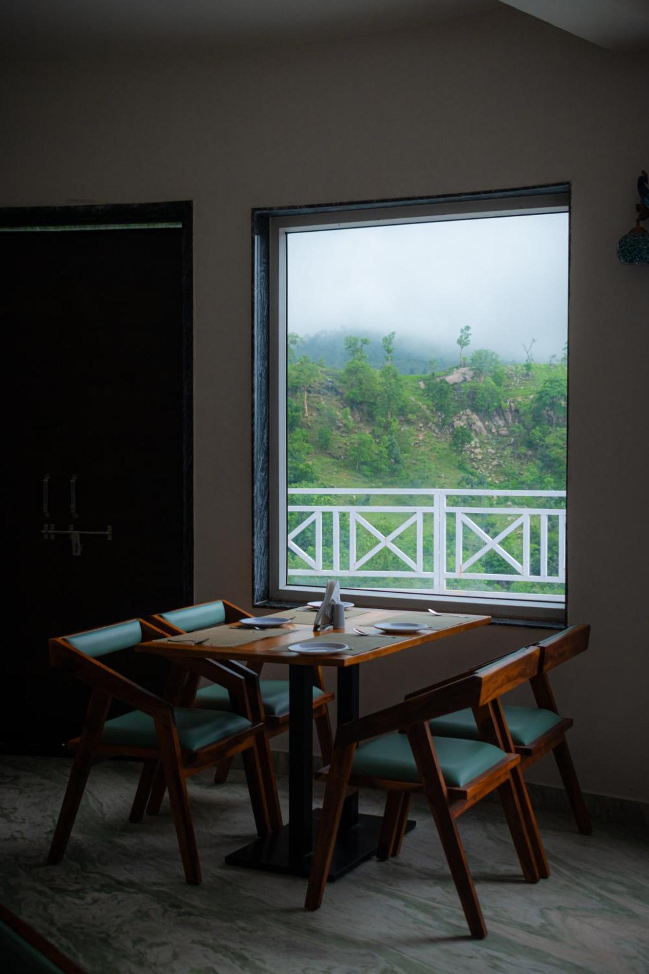 The Sky Imperial Pavoreal Jungle Resort Kumbhalgarh Extérieur photo