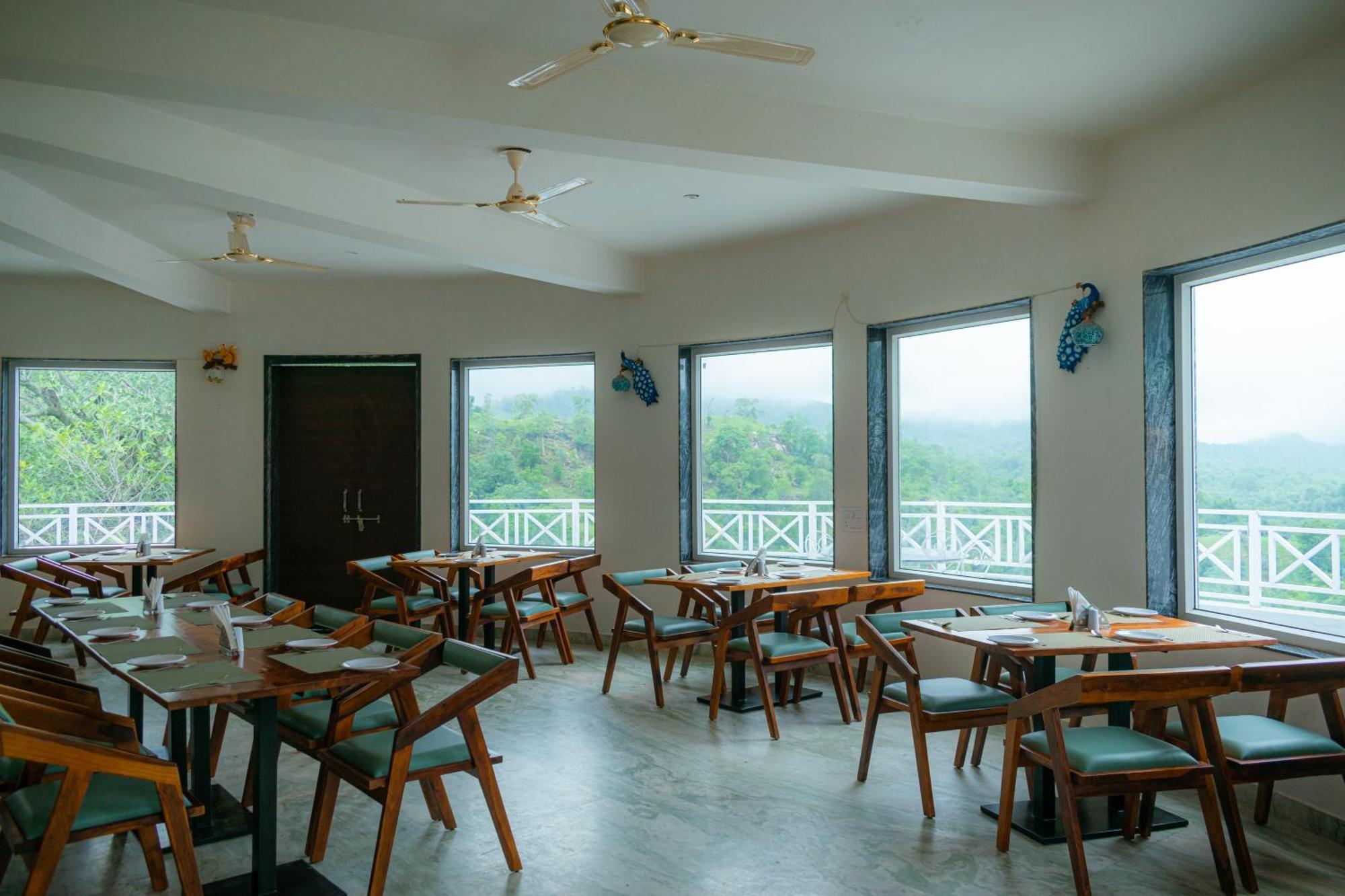 The Sky Imperial Pavoreal Jungle Resort Kumbhalgarh Extérieur photo