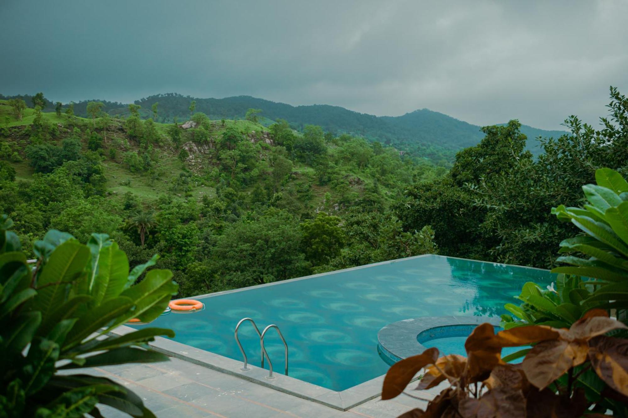 The Sky Imperial Pavoreal Jungle Resort Kumbhalgarh Extérieur photo