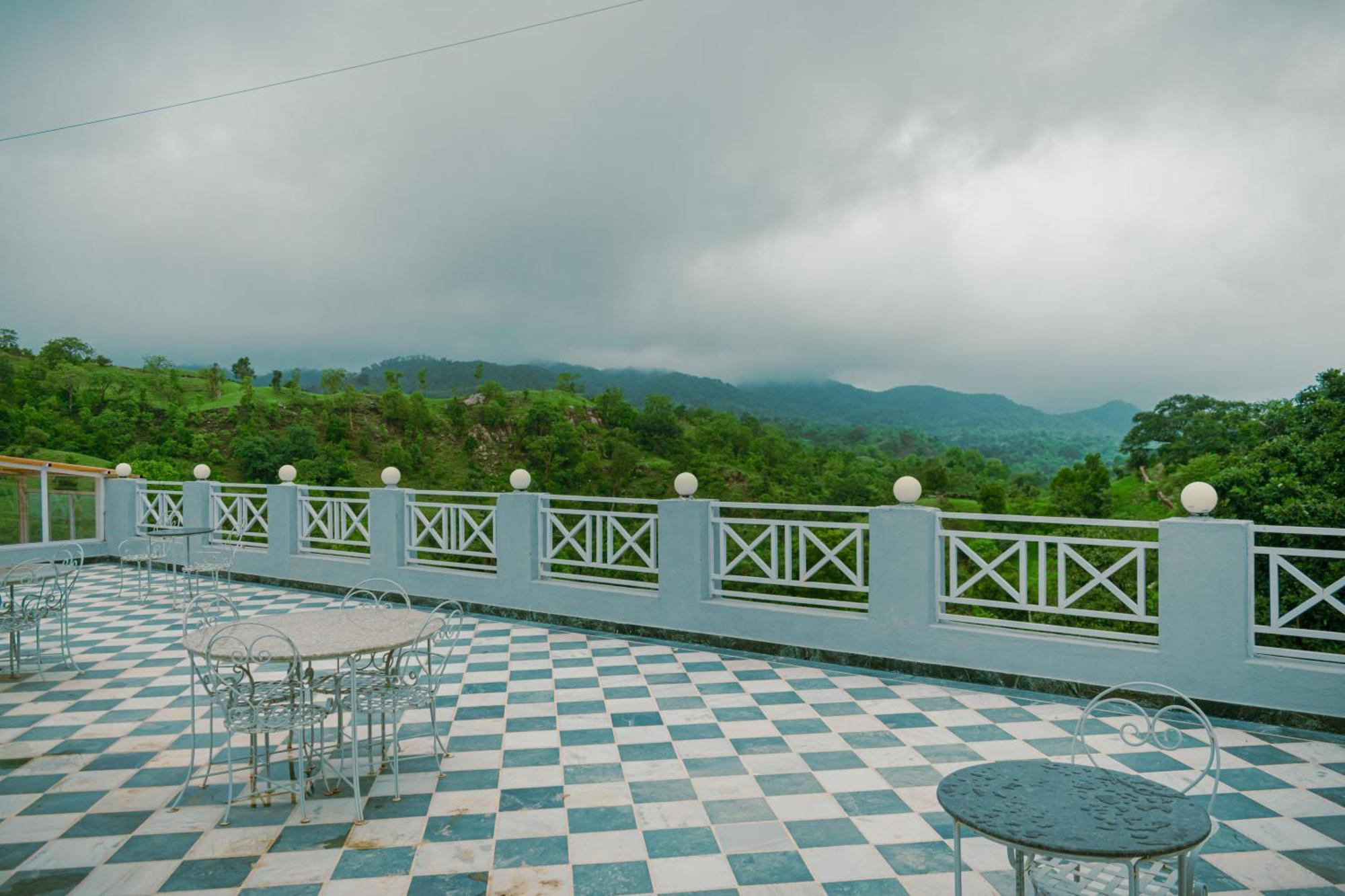The Sky Imperial Pavoreal Jungle Resort Kumbhalgarh Extérieur photo